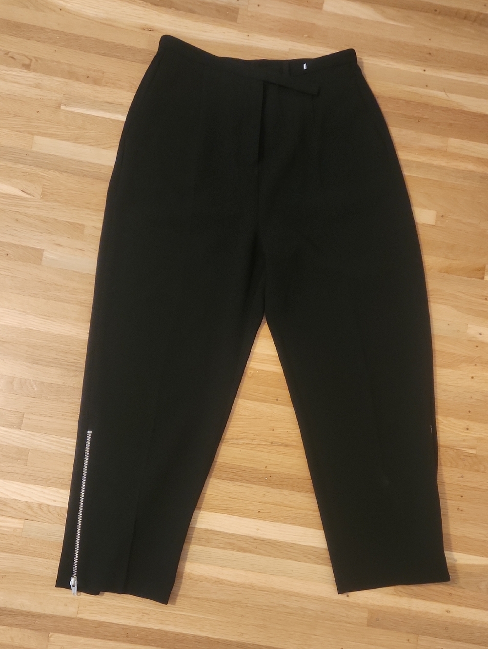 Aritzia Babaton Cropped Pants